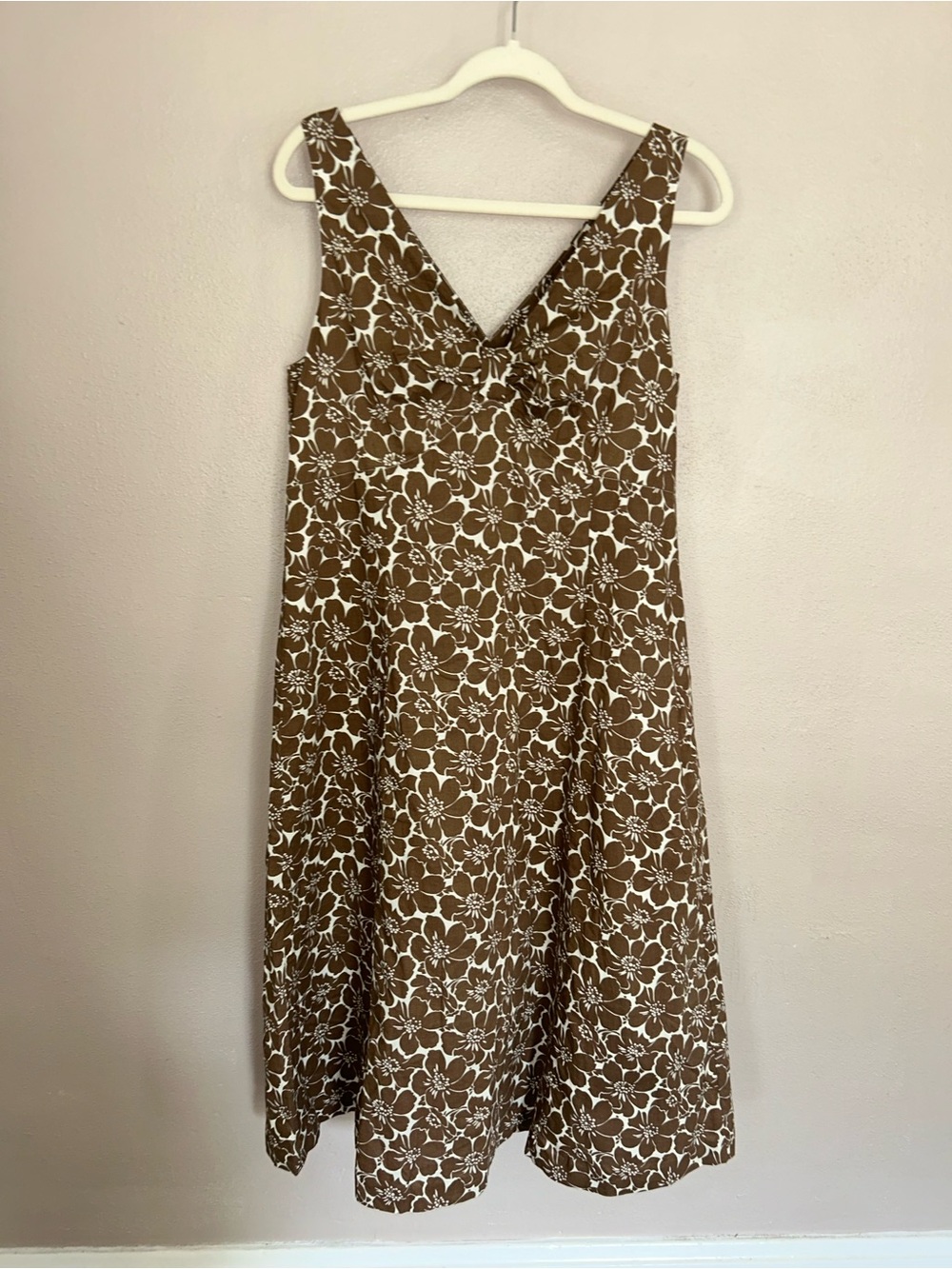 Boden Brown and White Floral V-Neck Midi Dress retro botanical